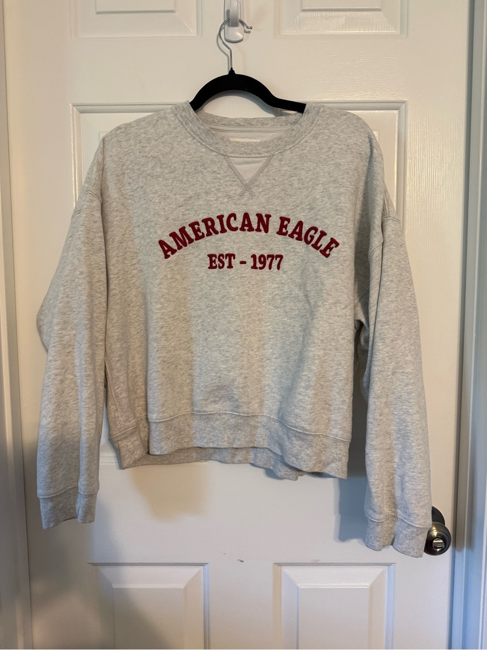 American Eagle Heather Gray Red Sweatshirt women’s Medium